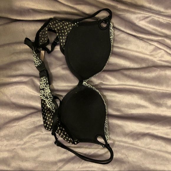 SOLD Victoria’s Secret Black & White Polka Dot Bra - Picture 6 of 6